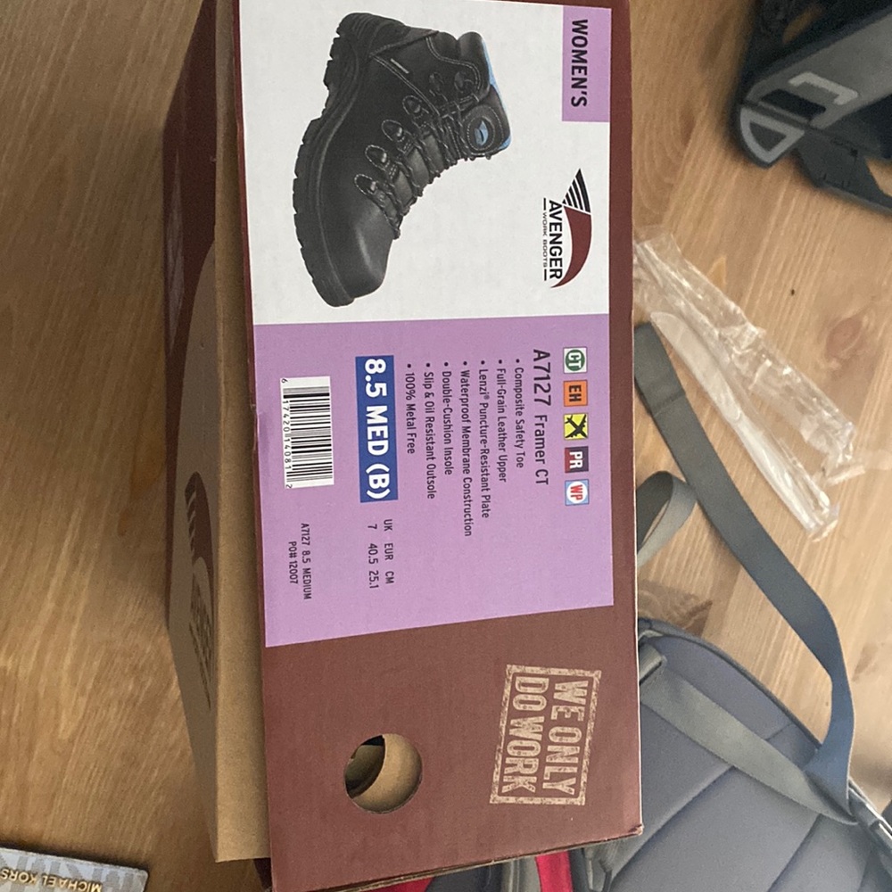 Avenger work A7127ct boots brand new still in box